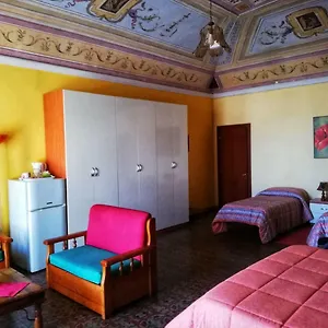 https://holland-international-rooms.catania-hotels.net